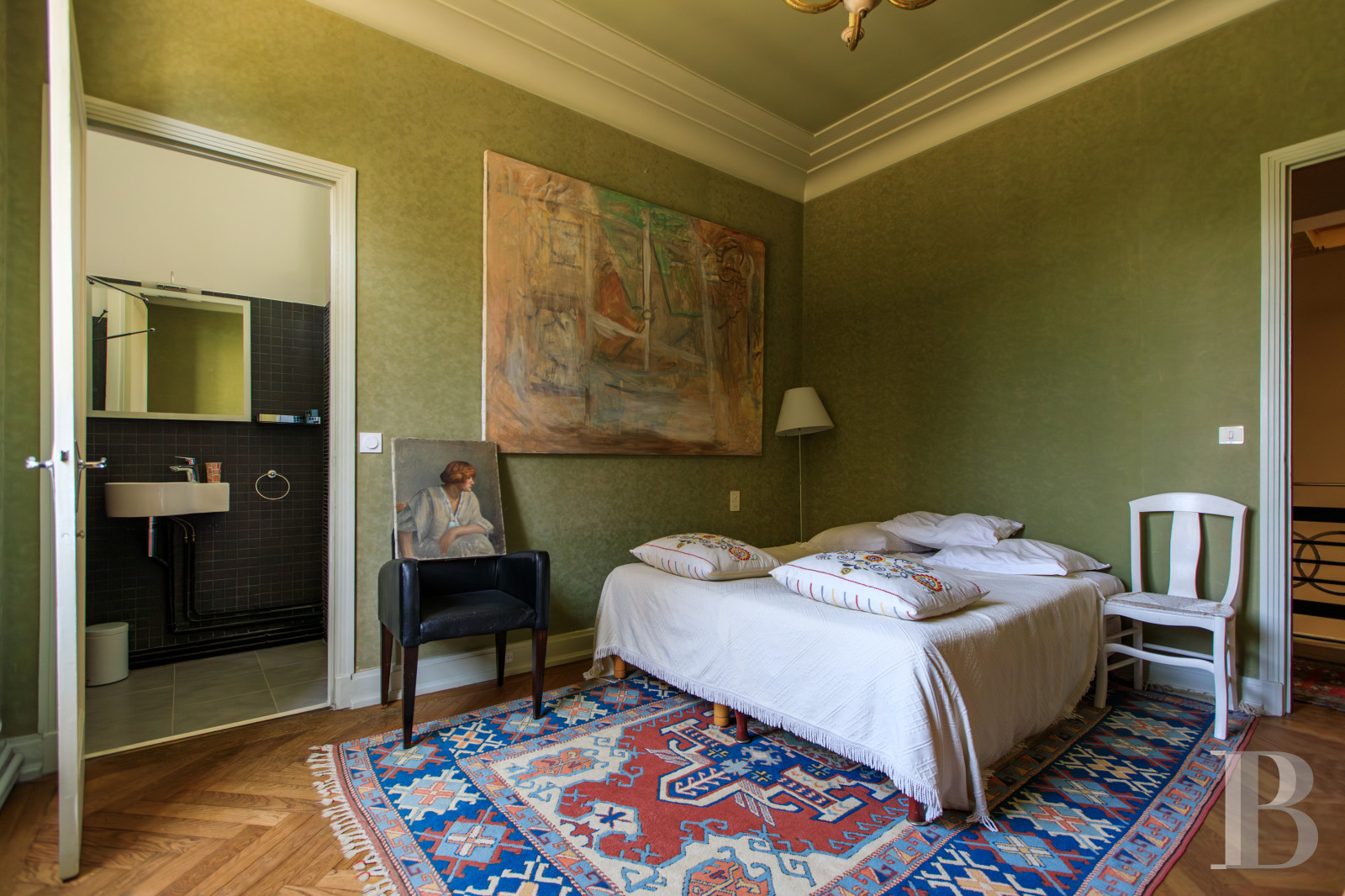 En Saône-et-Loire, à Mâcon, une villa et son jardin entièrement de style Art déco - photo  n°50